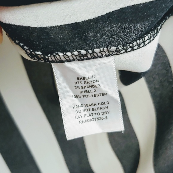 Monteau Button Down Top - Picture 5 of 5